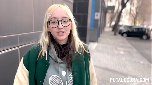PutaLocura - Pillada de Torbe a friki rubia EmeJota y se la folla