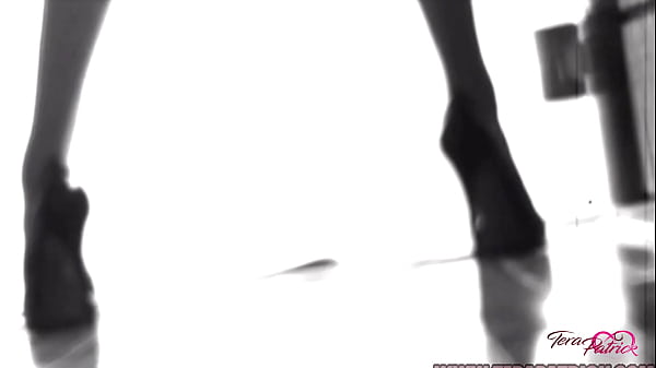 Raw Cunt Banging With Big Dick Stud Evan Stone & Hot Latina Paola Rey!