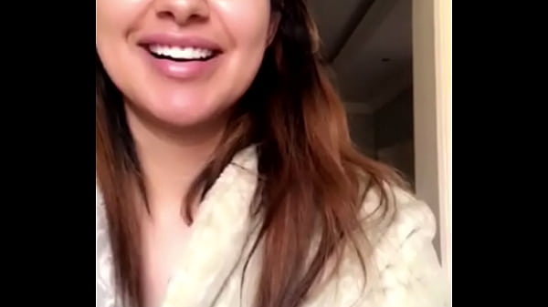 Sexy tease bigg butttt Thumbnail