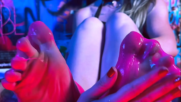 Messy Foot Play To Make You Hard Thumbnail