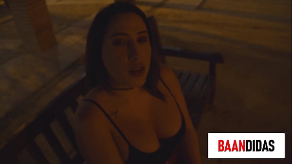 venezolana puta con tremendo culo acepta follar en una entrevista hot