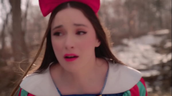 Hazel Moore as Snow White Cums and Squirts on The Evil Queen Bianca Beauchamp - Snow White Porn Cosplay Parody Thumbnail