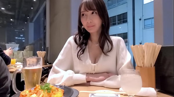 Parte 1 [beleza diabólica 100% pantanosa, gênio sacanagem] "Está tudo bem! Eu não estou te traindo" Seios grandes e conversa fiada a fazem enlouquecer! ? Uma ex-colega machucada da classe modelo me seduz e eu a traio secretamente e tenho uma noite de crea