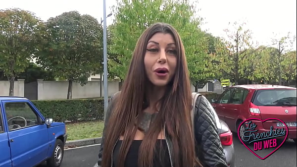 Amanda, une libertine coquine avec de très gros seins