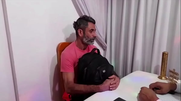 Peguei o medico dotadao no seu consultório medico