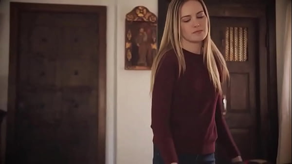 Stepdaughter With Small Tits Is So Hot! – Spanish sub