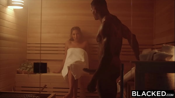 BLACKED Gorgeous Influencer Gianna Devours His BBC At Gym