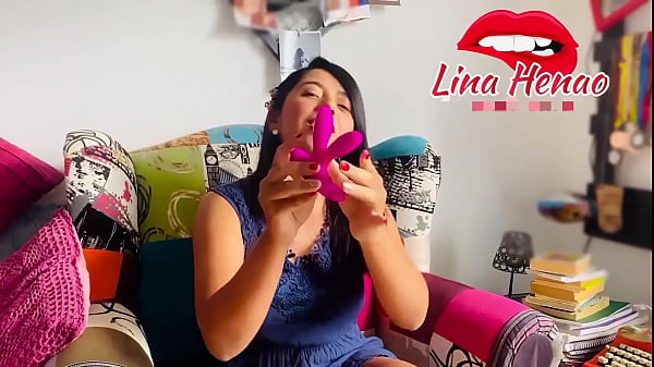 Exhibitionism - My friend makes my toy vibrate in a shopping center until she manages to make me squirt