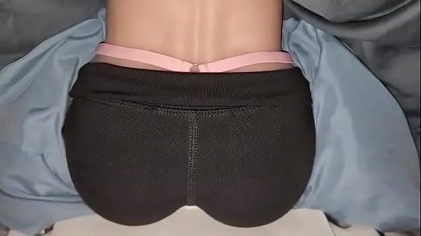 Szűk jóga seggetű szexbaba