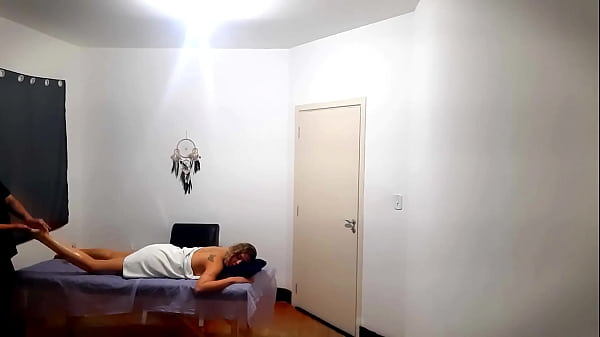 She went to get a massage but was surprised by the therapist who ejaculated in her