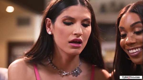 Busty babe is dped and double pussy fucked by tgirl friends