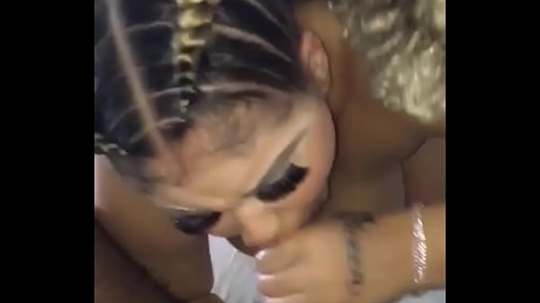 Pau grande e profundo de ébano