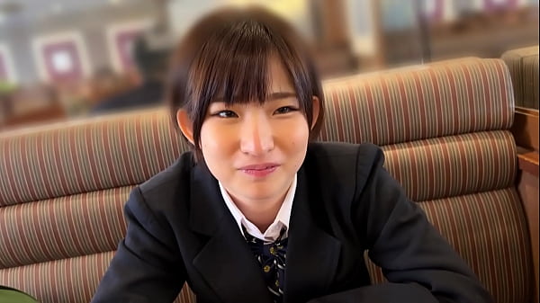 Ran (18) Clube de banda de música [Atual estudante do 3º ano de uma escola metropolitana] [Garota do atalho] [Quadris pêssego brancos inocentes] [Creampie em uma buceta peluda instantaneamente molhada] [Segunda rodada em uma fantasia de preto de re