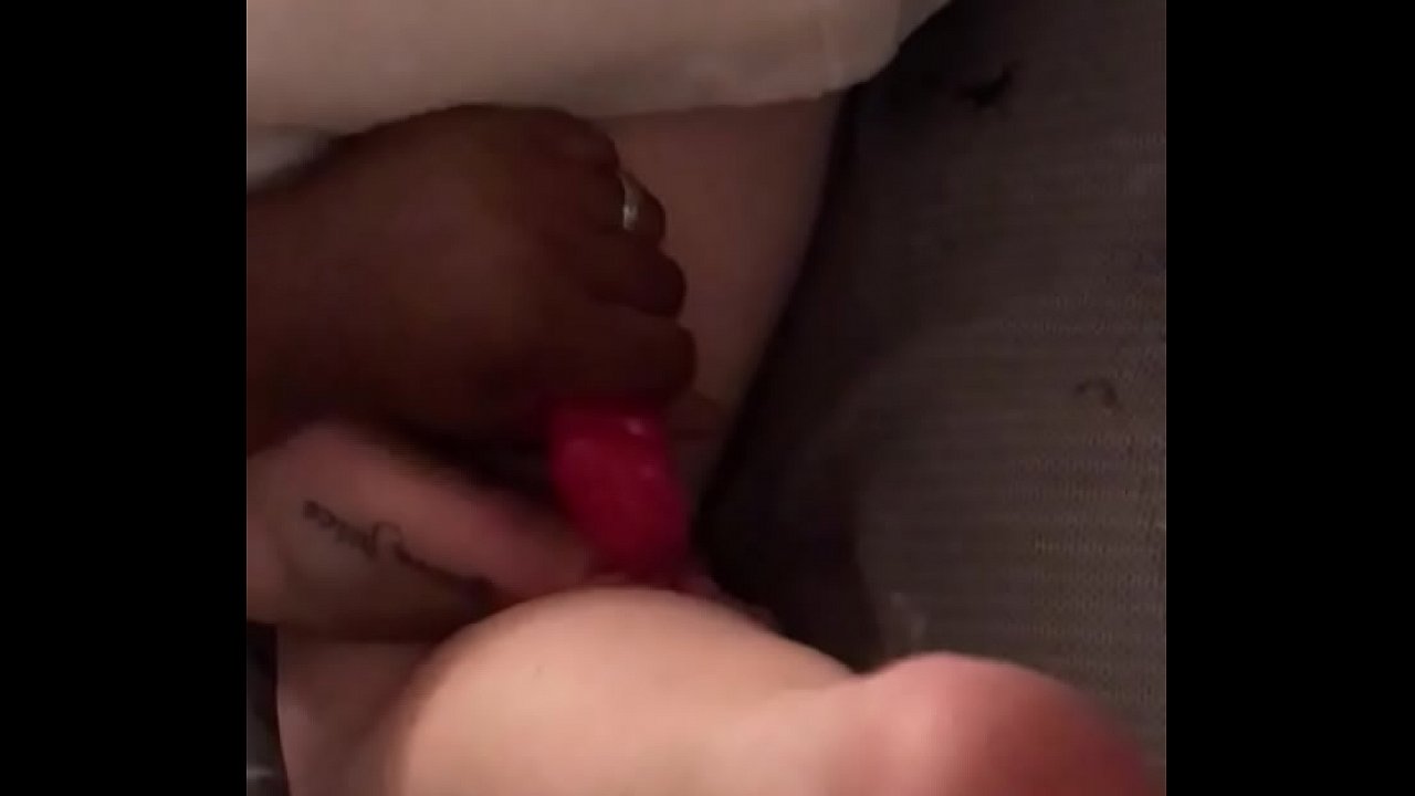 Carro
 Amateur d. pawg wife screaming and cummin with a huge dildo up her ass Top Sex Videos - Sex.hentaimoon.net