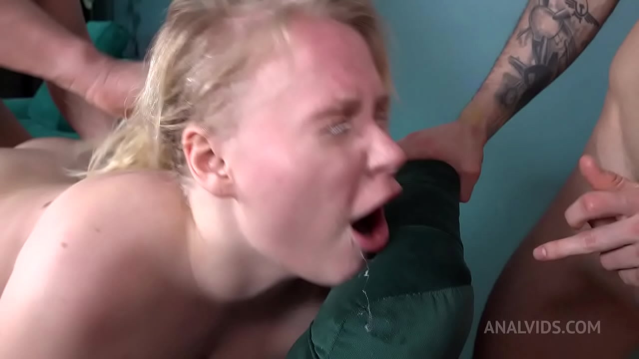 Albino chick fucks hard