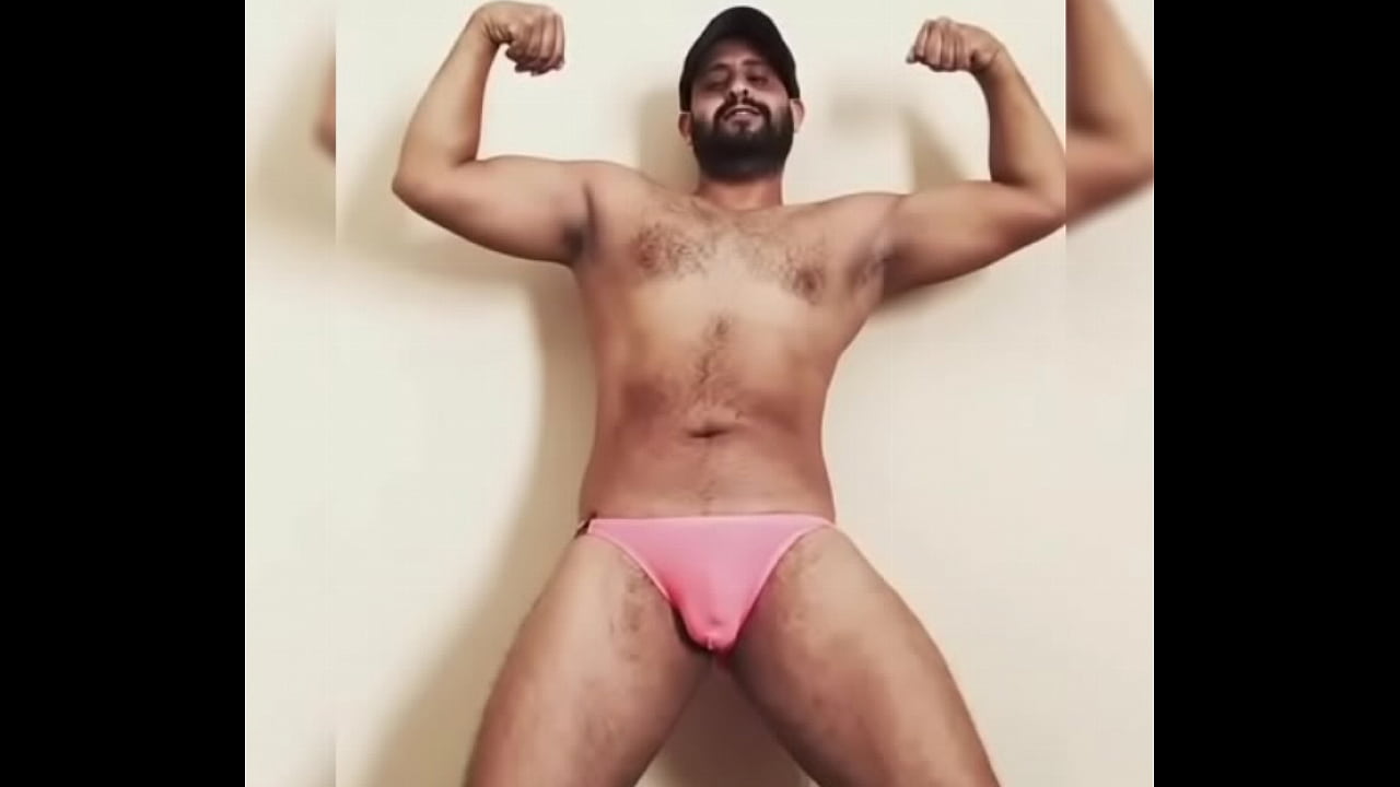 man wearing and modeling speedos on instagram (speedomodel33)