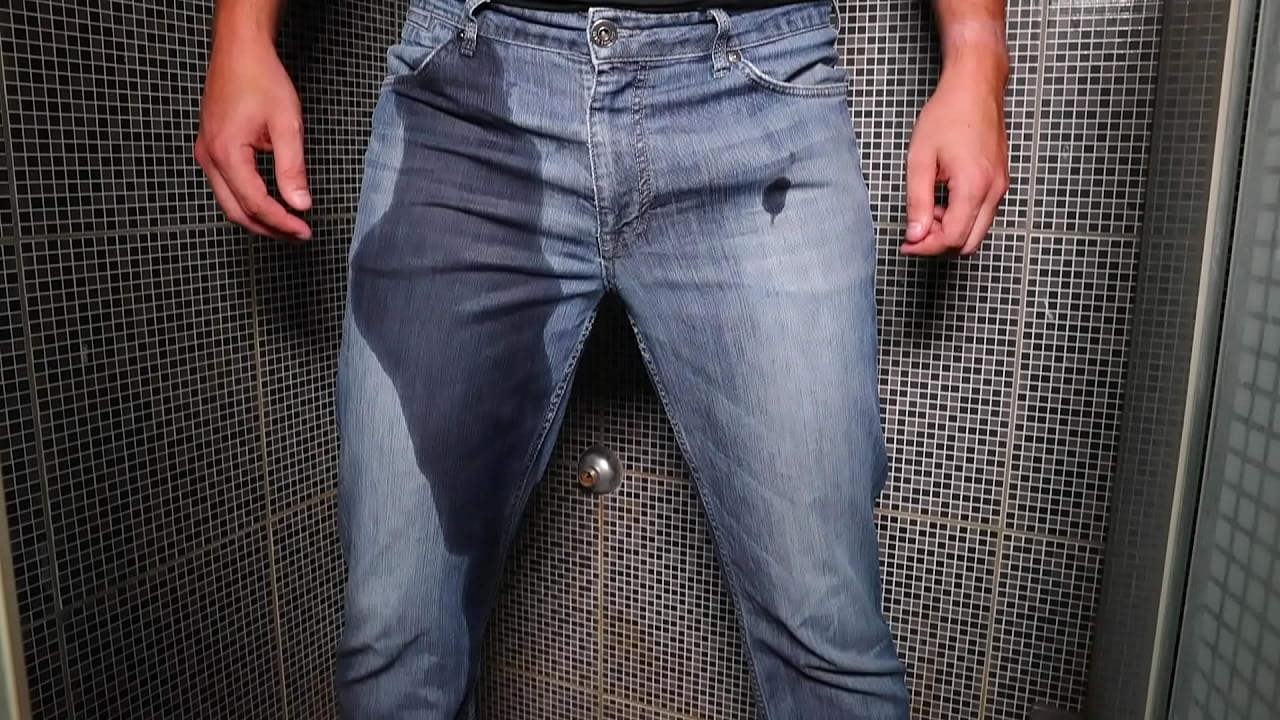 Guy pee inside his jeans and cumshot on end XXX HD Videos - Xxx.svscomics.me