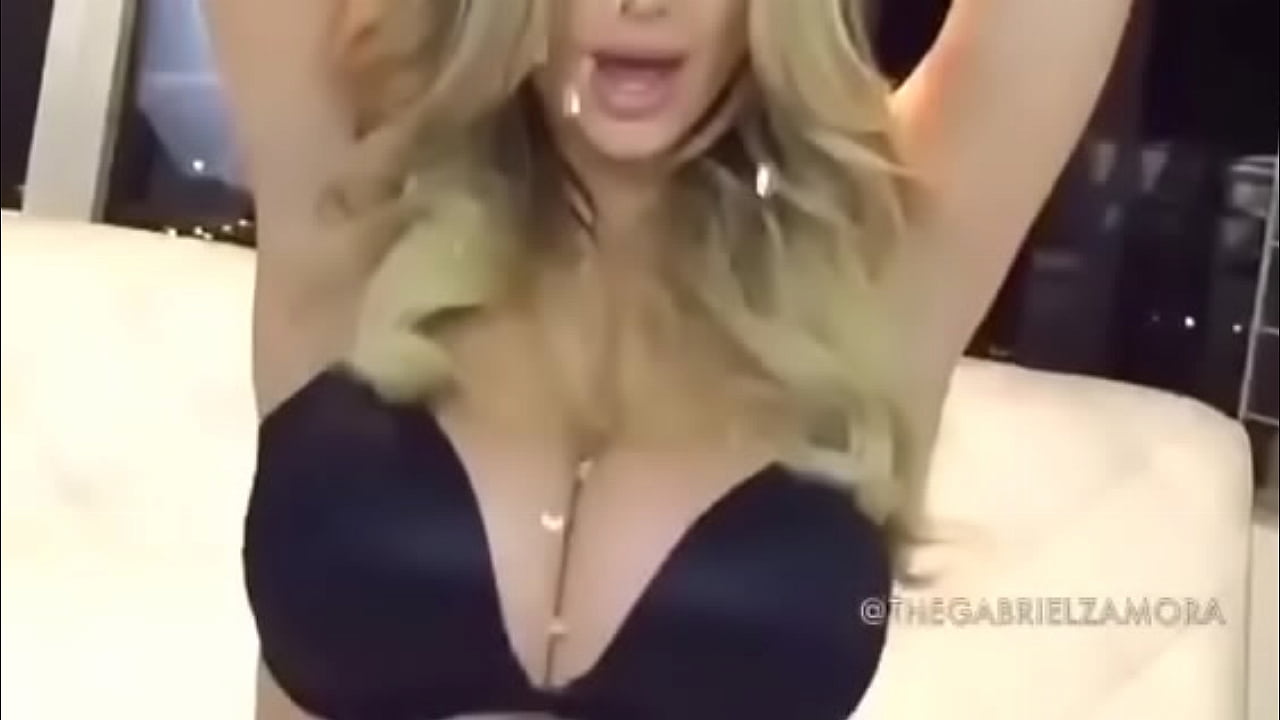 Sexy lindsey pelas