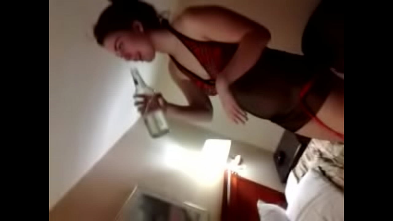 cuban whore sucking dick - PHIMSEXVIETMOI.COM