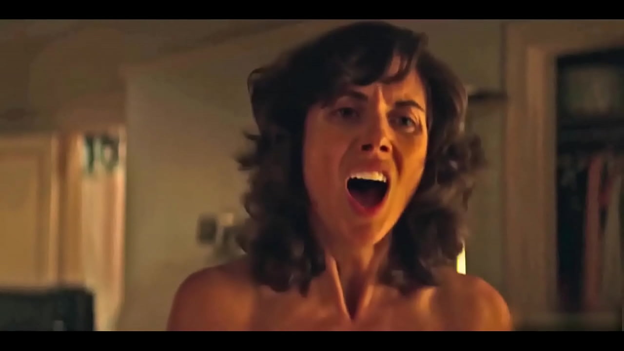 Glow alison brie sex scenes