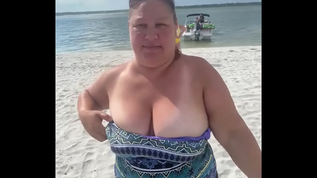 Wife Flashing Boobs At Beach