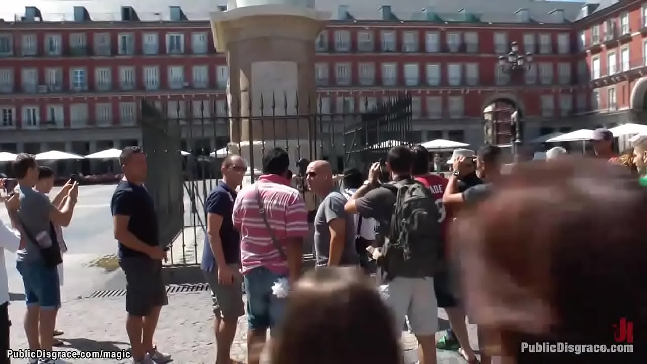 Tourists shooting slave in public Free Sex - Sex.hentaig.net