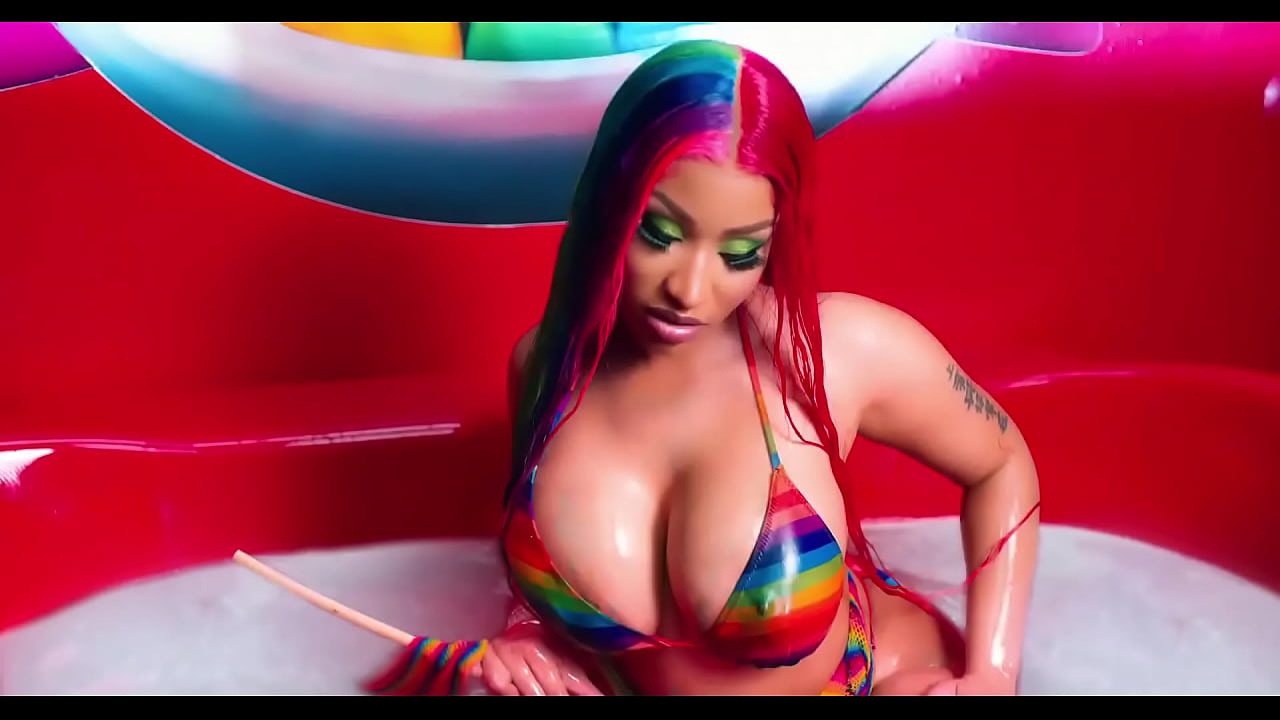 Thicky Minaj Nude
