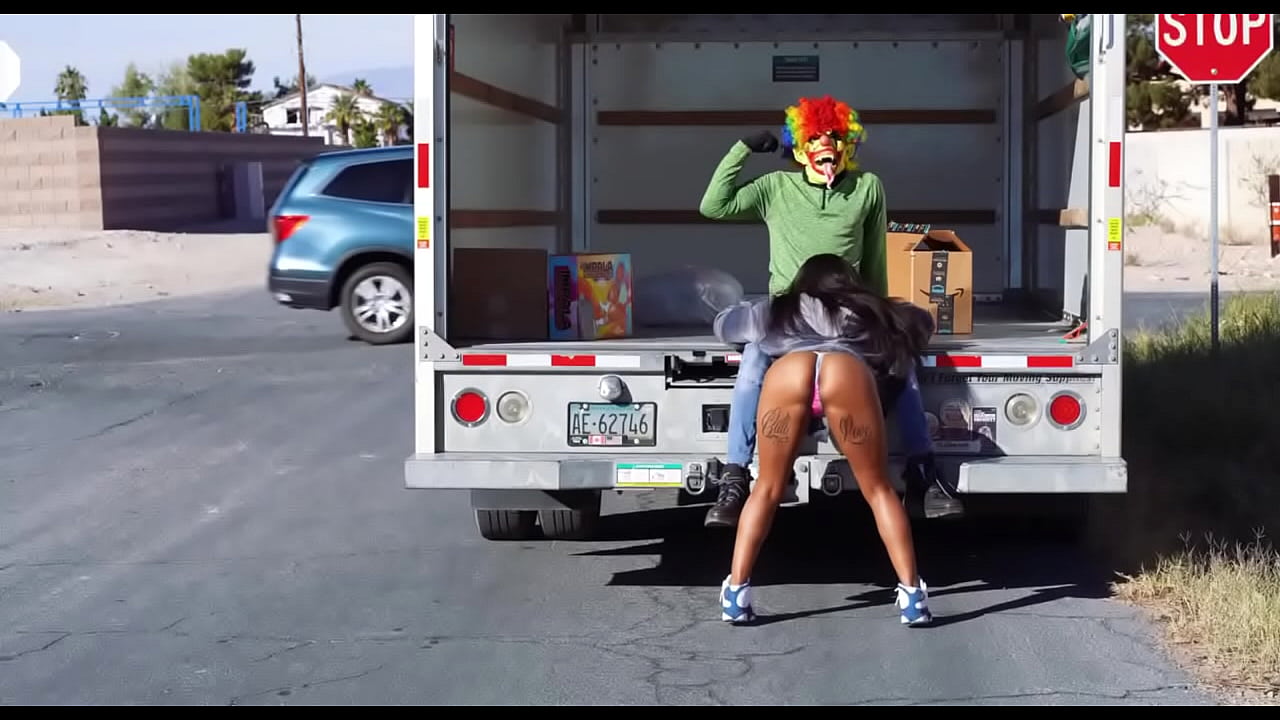 U-Haul Mover Fucks Cali Caliente On The Back Of His Truck The Best Free Porn - Porn.hentaihi.net