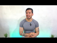  - Hombre bombero dotado penetra a pelo a jovencito de 21años en la estacion de bomberos! Relato sexual