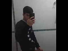  - Pendejo argentino con 23 centímetros de verga