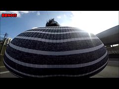  - MORENA GOSTOSA ANDANDO DE MOTO MOSTRANDO A BUNDA