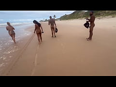  - Fui com minha amiga da a bucetinha em uma praia de nudismo para os pirocudos
