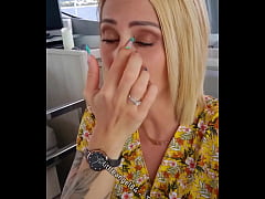  - Littleangel84 - MILF tatouée se fait baiser sur un bateau à la vue des passants - Teaser Part2