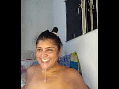  - Ayudó a mi hermanastra alydenalioficial hacer un show terminó masturbandola y llenado su cara de semen