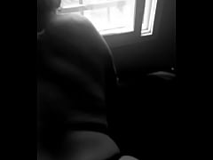  - Me pidio q la cogiera sobre la ventana
