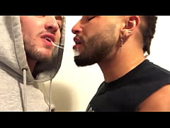  - Rica mamada con beso