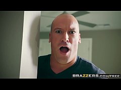  - Brazzers - Big Butts Like It Big -  Scrub That Trunk scene starring Valentina Nappi, Sean Lawless an