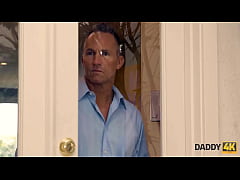  - DADDY4K. Athletic guy convinces hot GF to have an outdoor quickie