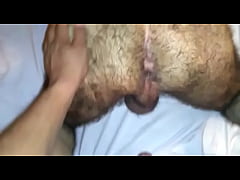  - Mariomashot94 en pose de Kamasutra2 enseña culo velludo y frota con los pies a pasivo de Xvideos que se exita y tiene ereccciòn