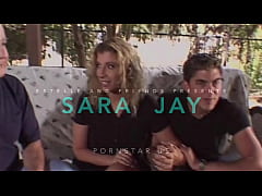  - Sara Jay: Venez baiser ma femme. Gros seins et beau cul ! Sara a ses débuts ! A voir.