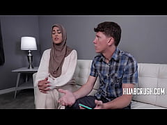  - Arab Girl Recreate The Leaked Video For Help Getting It Off The Internet - HijabCrush