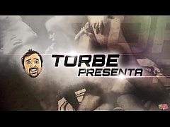  - Follando y mamándole la polla a 4 sementales