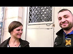  - Marie, 28ans, s’essaye à la double pénétration