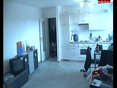  - Le hace un pete vestida de cuero y él le acaba en la campera