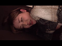  - 『気持ちぃぃSEXがしたいんだって！！』そして「したいんです…」とおじさんに言われたエミさんとベロキス、大きなおっぱいを揉むと「もっと揉んで欲しい…」と懇願。