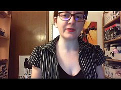  - Umiliato e ricattato dalla tua datrice di lavoro che non vede l'ora di farti sentire un piccolo verme senza speranza