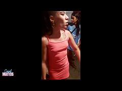  - A suruba começou na rua e terminou com meu sofá todo molhado de porra