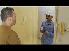  - "Você gostaria de entrar e tomar uma xícara de café ? " Meu novo vizinho dotado de 25cm veio tomar café e me deu leite sexo Bareback completo kaduventri.com