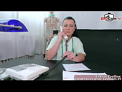  - Deutsche &Auml;rztin stief Mutter verf&uuml;hrt ihren eigenen Sohn