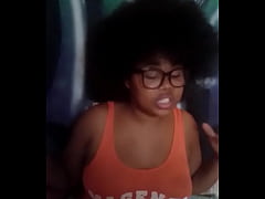  - Foderam A miúda e depois cantou música da malta 113